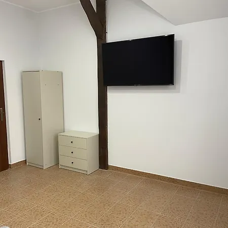 W Rynku 아파트 Nacmierz